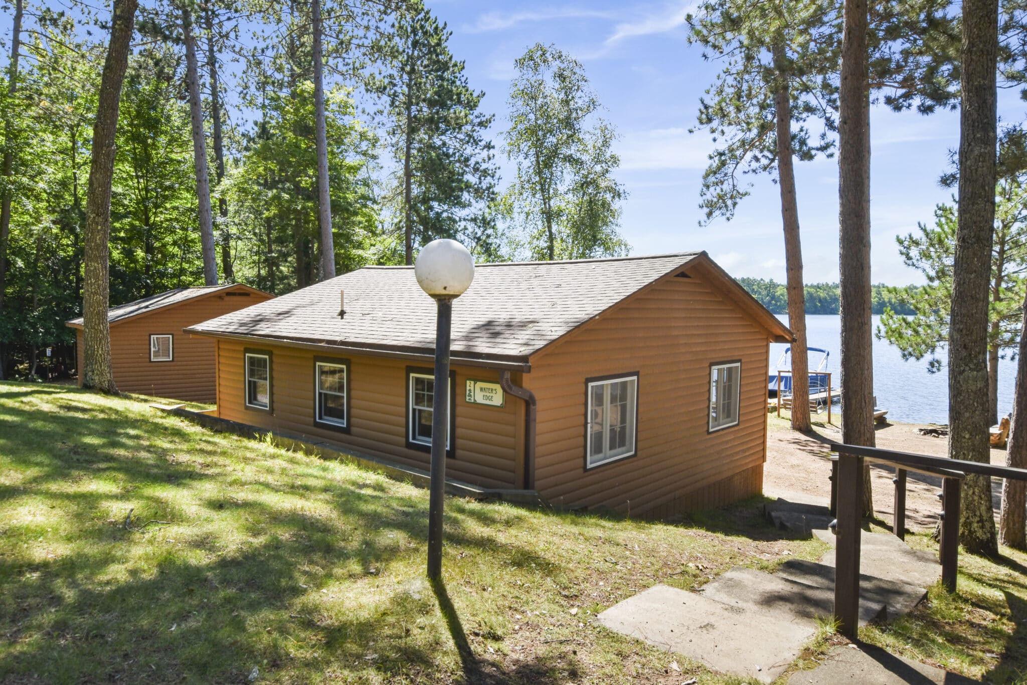 Bayview Resort Waters Edge Cabin 2